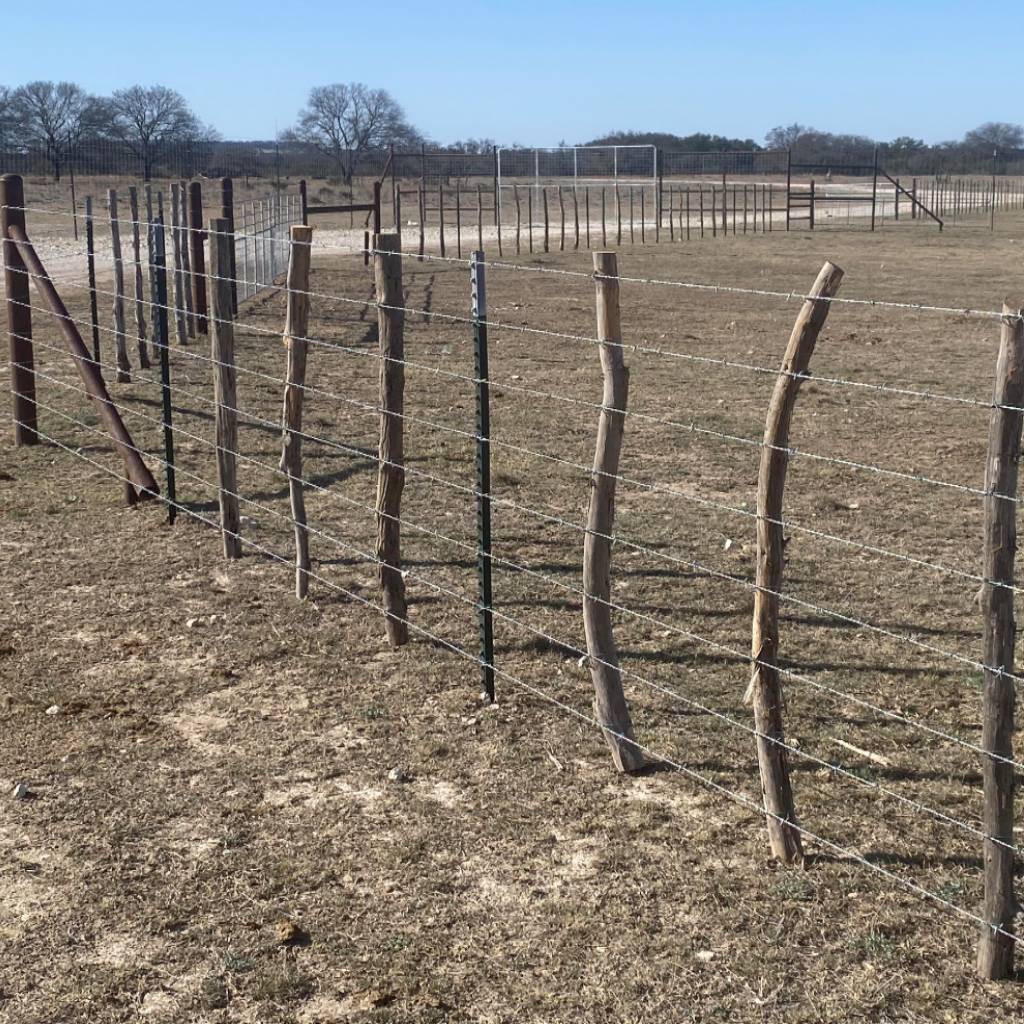 Custom Commercial, Residential Fencing Contractor Linn's Fencing